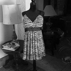 Junior's zebra print above the knee dress w bolero